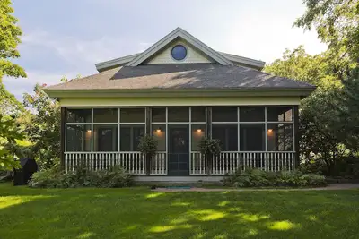 Image de Tranquility Carriage House sur une belle propriété sur Frenchman 'Bay