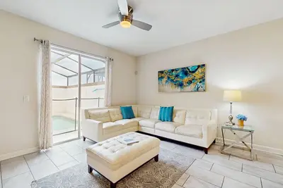 Image de Maison de ville acceptant les chiens avec piscine privée et parc aquatique du complexe - près de Disney!