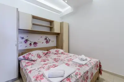 Apartments Hope (Dugi Rat) - Appartement Standard 1 Chambre avec Terrasse et Vue sur la Mer (A3)