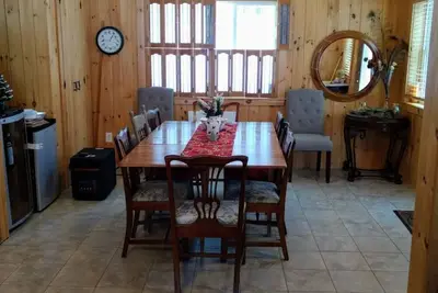 Image de Maison de quatre chambres au bord du lac avec de belles vues