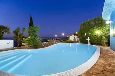 Image de Famille-vue mer-villa privée-piscine privée-air conditionné