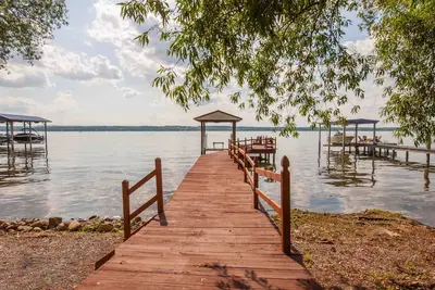 Image de Willow Cove: la région viticole et la vie du lac