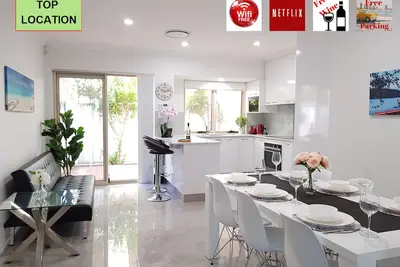 Image de Maison De Luxe 3 Chambres À 5 Min De Perth City + Couronne + Stade