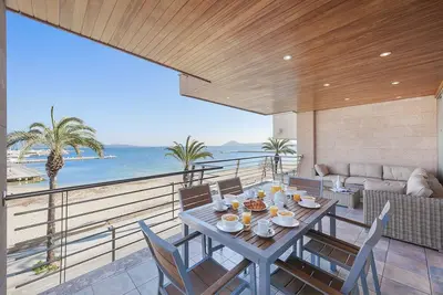 Image de Appartement en première ligne situé sur la plage de Port de Pollença
