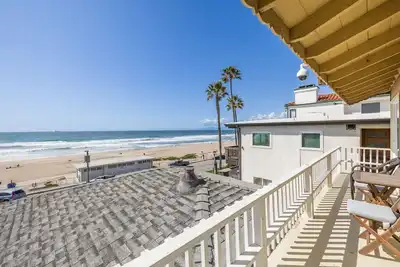 Image de Oceanfront! 3Bd 2Ba avec jacuzzi et vélos!