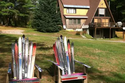 Image de Chalet Adirondack surplombant le lac Alderbrook privé