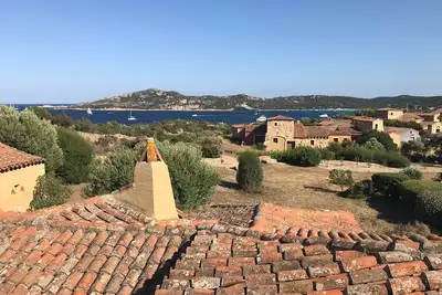Image de Villa à Porto Cervo avec crique en dessous
