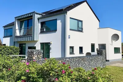 Image de Domicile exclusif - maison de vacances Elements avec vue sur la mer, à seulement 200m de la mer Baltique