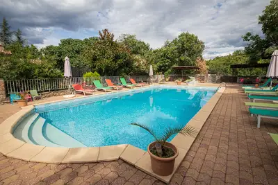Image de Grand domaine avec piscine jusqu'à 31 personnes dans 5 gites indépendants