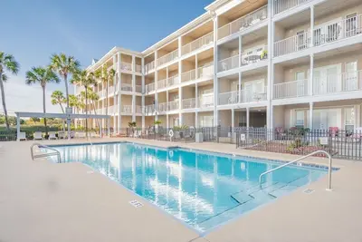 Image de Rénové vue Golfe - Piscine chauffée, HotTub ou plage!