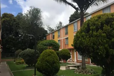 Image de Maison confortable dans un complexe résidentiel contrôlé