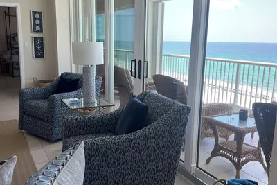 Image de Nouvelle liste! Beau 3 Br 3 Ba Beachfront Condo directement sur la plage!