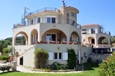Seacoast Villa on Large Estate in Crete’s Western Olive Region. Avail. Yr-Round!