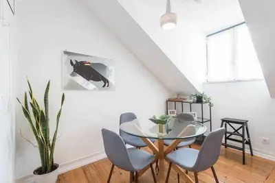 Lovely Flat with A/C  Great Location  Strong Wi-Fi