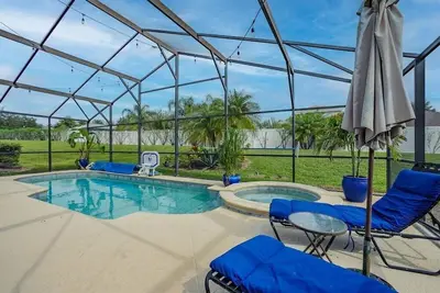 Image de Nouveau Sur Le MARCHÉ! ! Magnifique 4 Br 3 1/2 Ba piscine privée avec salle de jeux près de Disney