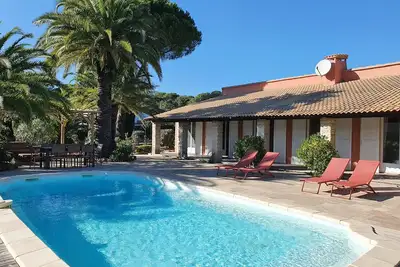 Image de Villa 8 pers avec piscine, jardin clos 2000m2, plage 6mn Ă pieds