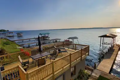 Image de Nouvelle location parfaite au bord du lac, vue imprenable sur la route des vins de Seneca, Genève.