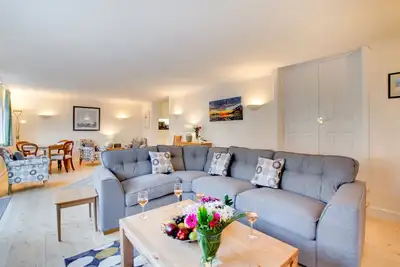 Image de White Cottage - Quatre Chambres Maison, Couchages 7