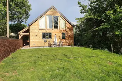 Image de Lovely dog friendly cottage 4 miles from Ludlow with feature oak glass gable.