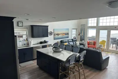 Image de Okoboji Lake House face au lac