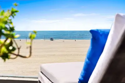Image de Domaine de plusieurs millions de dollars sur la plage. Marchez jusqu'à la jetée de Santa Monica et 3rd St.