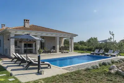 Image de Villa avec le meilleur équipement et belle.