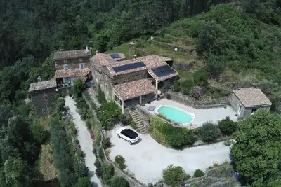Image de Maison 12 pers avec piscine, terrasse couverte, barbecue, commerces à proximité