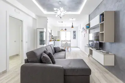 Image de New & Stylish two Bedroom Apartment with Balconies