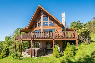 Image de The Perch: Lake Access Chalet donnant sur Deep Creek