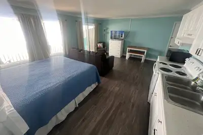 Image de Room #303 Efficiency King w/Kitchen Dog Y