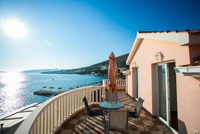 Appartement d'une chambre avec balcon
