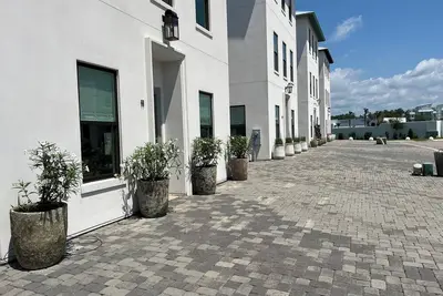 Image de Vues sur le golf et terrasse d'observation flambant neuves, à 2, 5 pâtés de maisons de la plage