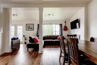 Image de 5 chambres, toute la maison, totalement privé et situé au centre