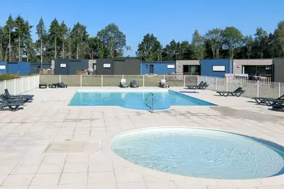 Image de Appartement dans une maison de vacances avec Wifi, piscine, Tv, terrasse, animaux admis, parking