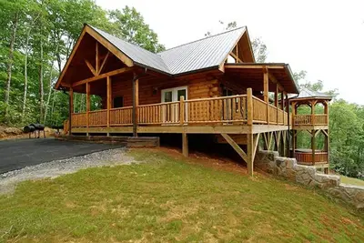 Image de Escapade au sommet d'une montagne avec bain à remous et cheminée Gazeebo Deck! Vues à longue portée!