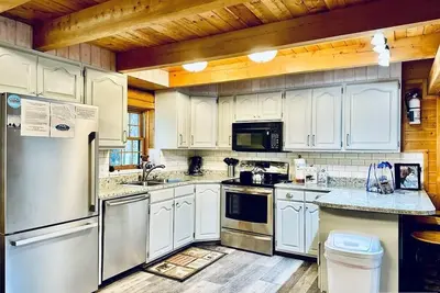 Image de EwNew to Vrbo ~ 20 Miles to Yellowstone ~ Full Log Cabin ~ Fire Pit ~ Horseshoes