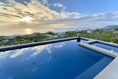 Image de El Bajadero: villa de luxe 4bd \/ 5ba avec superbe piscine \/ bain Ă remous et vues panoramiques