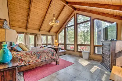 Image de Nouveau! Ruidoso Mountain Home w / Step-Free Access!