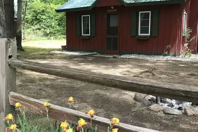 Image de Ellis Lake Resort - Elm Log Cabin-Interlochen \/ Traverse City
