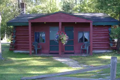 Image de Ellis Lake Resort - Hemlock Logroom - Interlochen \/ Traverse City