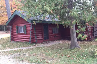 Image de Ellis Lake Resort - Oak Logroom-Interlochen \/ Traverse City