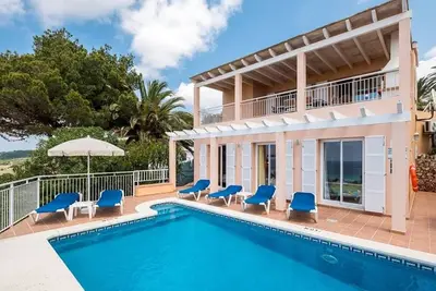 Image de Casa Roman - Villa de 3 chambres - Belle vue sur la mer - Une villa familiale privée
