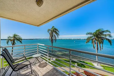 Image de Vues exceptionnelles sur la baie! Bv 17-382- Club Bahia