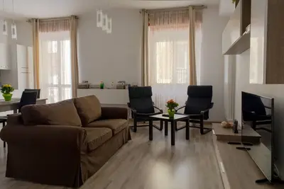 Image de Large Three-room Apartment in a Strategic Position