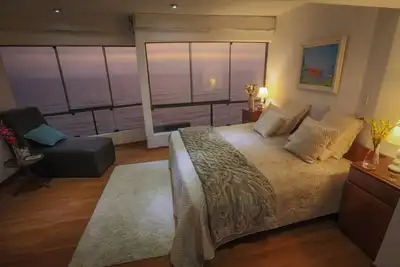 Image de Penthouse exclusif en bord de mer Ă Miraflores avec terrasse sur le toit