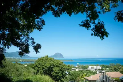 Image de Appartement avec vue mer imprenable et vue sur la montagne