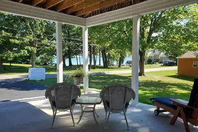 Image de Maison Vue Sur L'Eau À PROXIMITÉ Du Lac ÉRIÉ