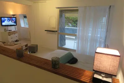 Image de Spacieux Studio Avec Balcon avec petite vue mer