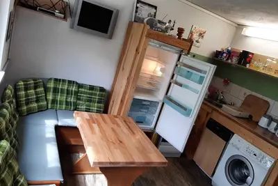Image de Maison de vacances idéale pour les groupes dans un endroit isolé idyllique avec piscine