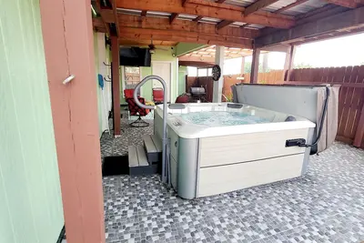 Image de Entire Apartment with Private Hot Tub \nOutside of San Marcos City